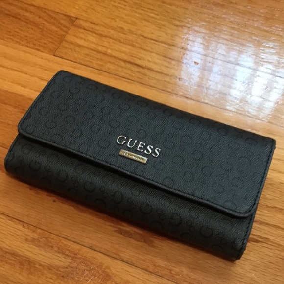 Guess Handbags - Guess Los Angeles Wallet